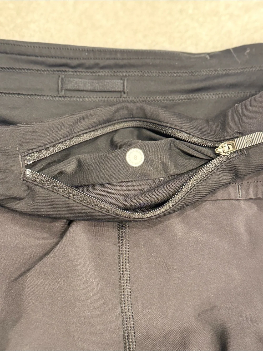 lululemon athletica Black 2.5” Shorts ~ Size 8 - Picture 5 of 7